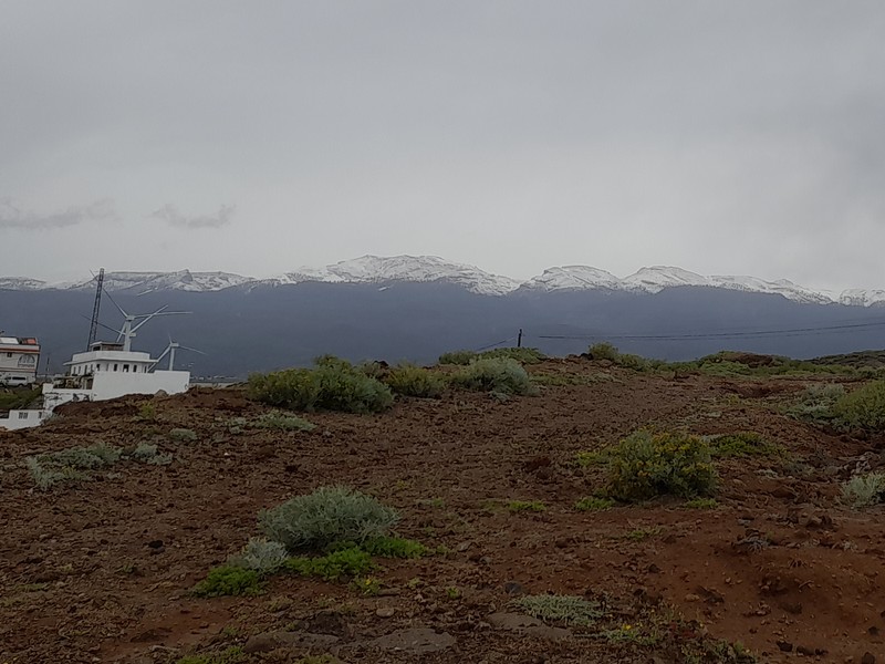 śnieg szczyt Teida 3718m Teneryfa