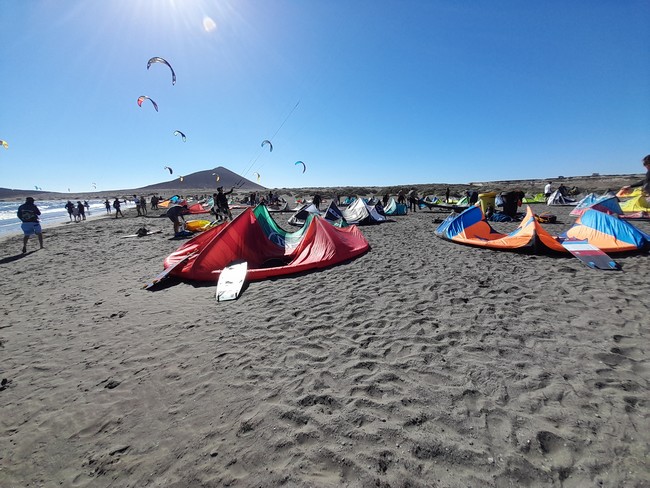 Kitesurfing playa de El Medano Teneryfa